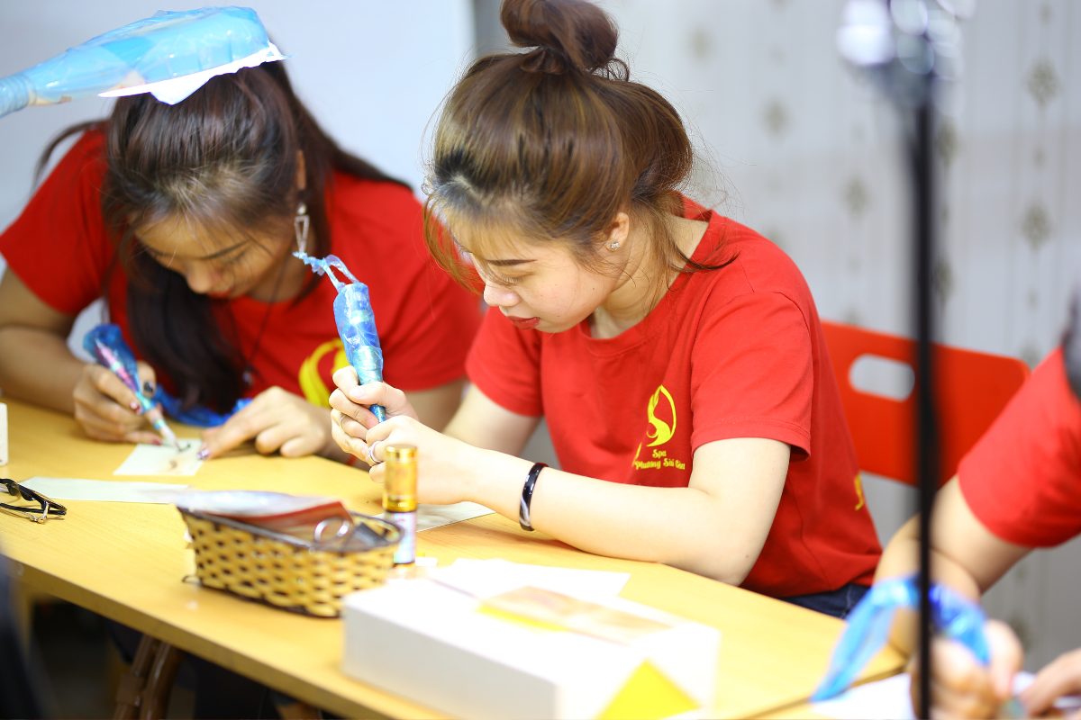 khóa học phun thêu lông mày chuyên sâu